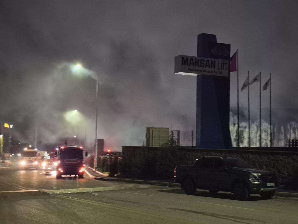 OSB’deki fabrikada çıkan yangın 5 saatte söndürüldü 22